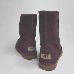 UGG Classic Short, color Port, size 9 | PRE-OWNED
